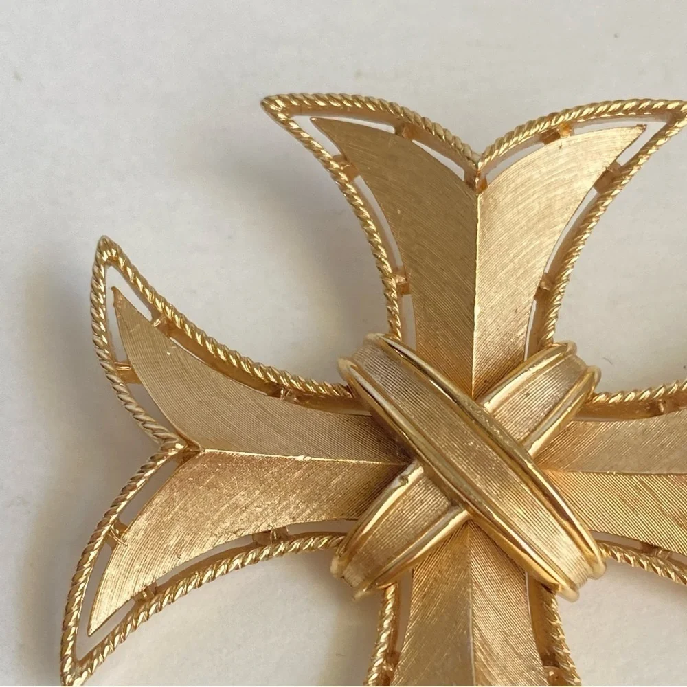 Crown Trifari Maltese Cross Brooch Textured Gold Tone Estate Piece 1960s Vintage